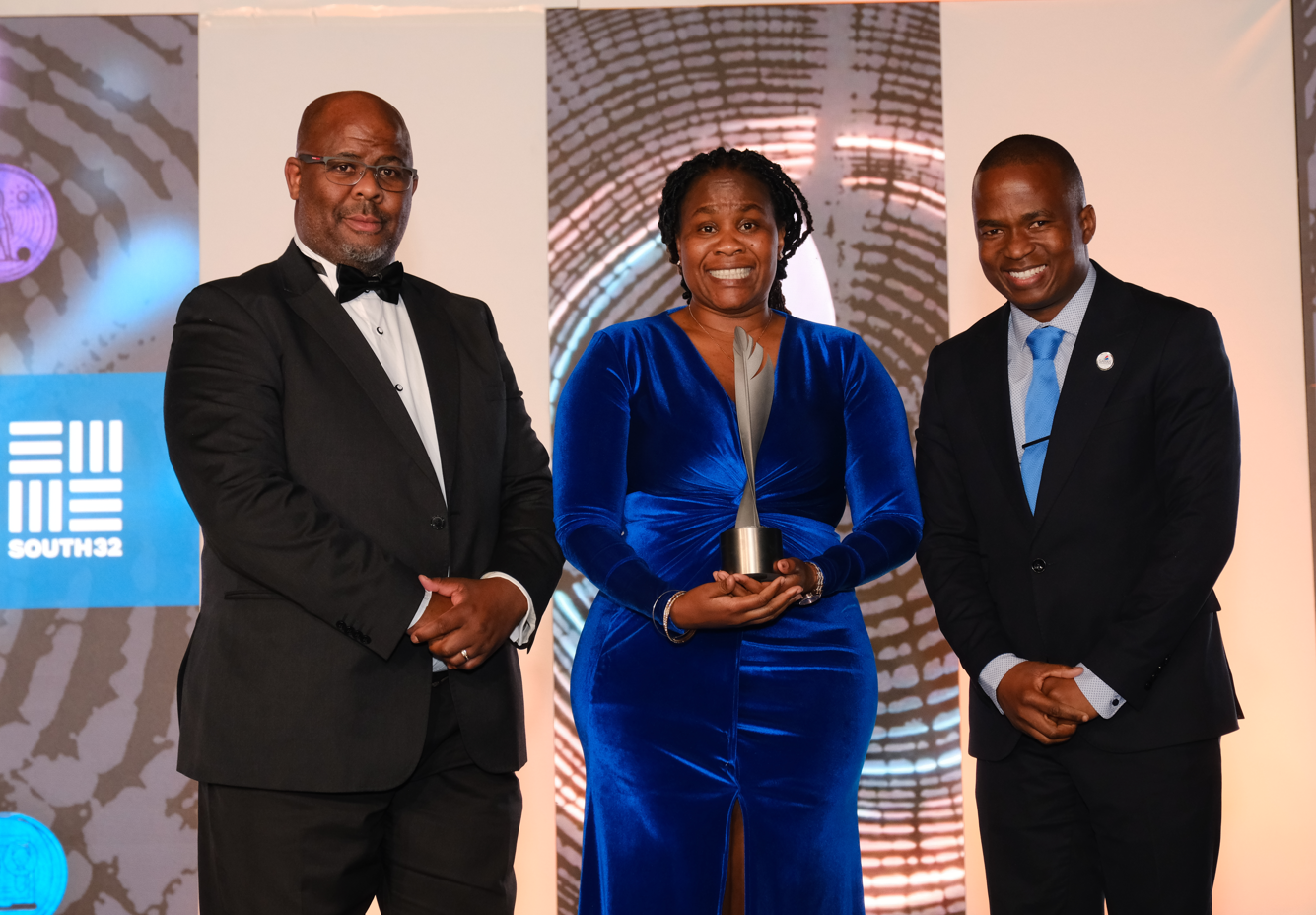 Dr Edith Phalane (centre) won the TW Kambule-NSTF Emerging Researcher Award