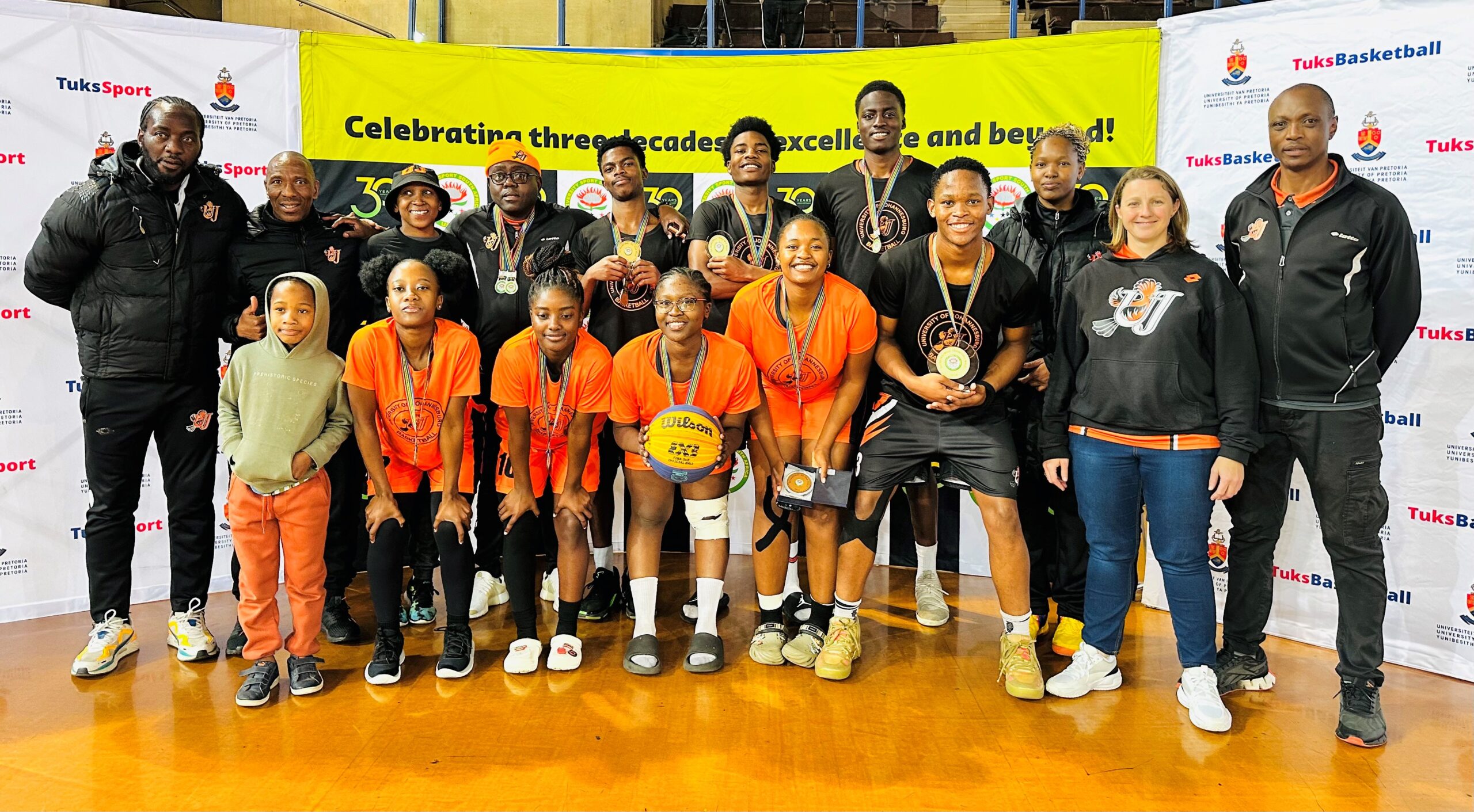 UJ Basketball Club with UJ Sport support staff